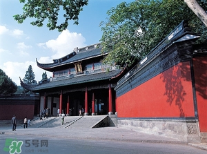 杭州春節(jié)穿什么衣服？過年春節(jié)去杭州穿什么？