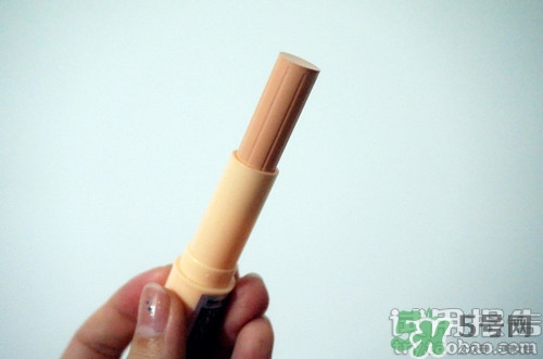 唇部遮瑕膏怎么用？唇部遮瑕膏使用方法