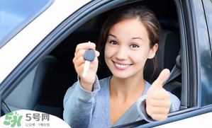 春節(jié)租車(chē)多少錢(qián)一天？春節(jié)租車(chē)回家劃算嗎？