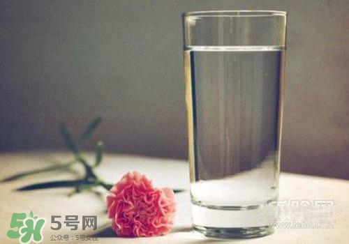 高血壓早上能喝鹽水嗎？高血壓早上喝鹽水的好處？