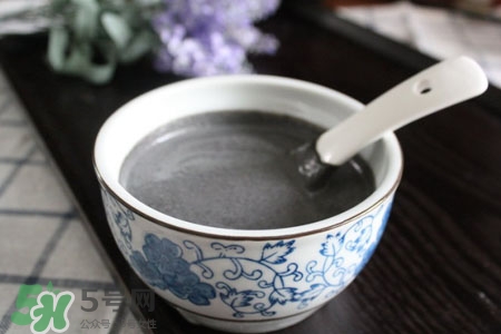 芝麻糊不能和什么一起吃？芝麻糊與哪些食物相克？