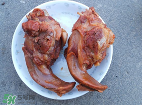 豬舌頭怎么腌制？腌豬舌頭要多久？