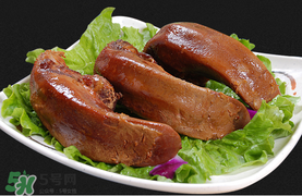 豬舌頭上的白苔怎么撕下來？豬舌頭上的白苔能吃嗎？