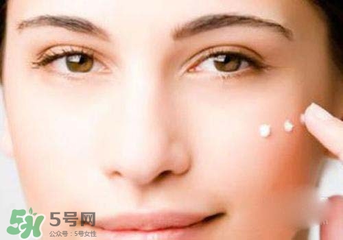 妝前乳是粉底液?jiǎn)?？妝前乳和粉底液的區(qū)別