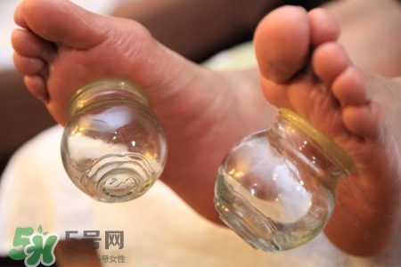 拔罐放血可以祛痘嗎？拔罐放血能治痘痘嗎？