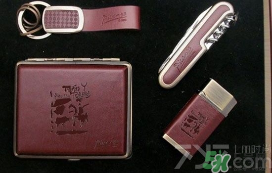 過年送女朋友什么禮物？過年給男朋友送什么