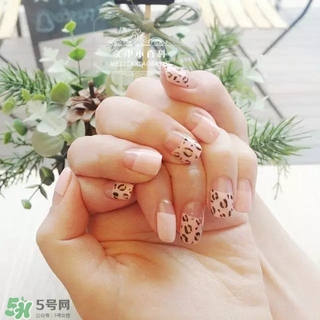 豹紋美甲圖片2017 豹紋美甲怎么畫 豹紋美甲圖片2017 豹紋美甲怎么畫