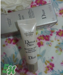 dior迪奧夢幻美肌修顏乳怎么用？迪奧修顏乳怎么用