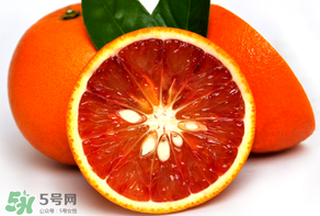 血橙和普通橙子有什么區(qū)別？血橙比普通的橙子好吃嗎？