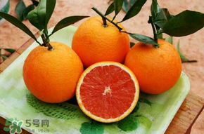 血橙和普通橙子有什么區(qū)別？血橙比普通的橙子好吃嗎？