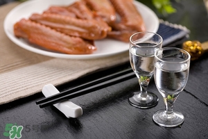 喝白酒有什么好處？怎么喝酒不容易醉