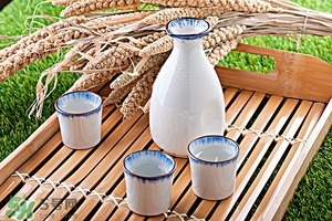 喝白酒有什么好處？怎么喝酒不容易醉