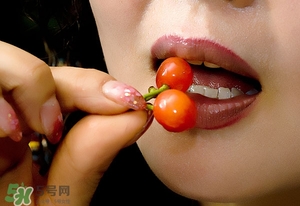 嘴唇起泡腫了怎么辦？嘴唇起泡腫了怎么消腫