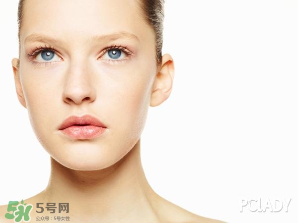 遮瑕液和遮瑕膏的區(qū)別？遮瑕液好還是遮瑕膏好？