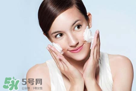 春天臉上冒痘痘怎么辦？為什么春天臉上容易出痘？