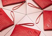 bv葆蝶家2017情人節(jié)限量包包多少錢(qián)？