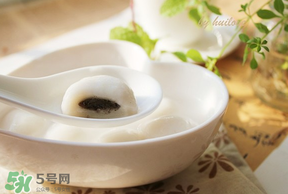 坐月子可以吃湯圓嗎？坐月子可以吃黑芝麻湯圓嗎？