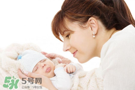 3月份的新生兒穿什么衣服？三月份寶寶穿什么衣服？