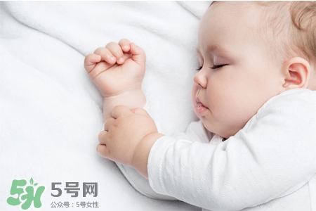 3月份的新生兒穿什么衣服？三月份寶寶穿什么衣服？