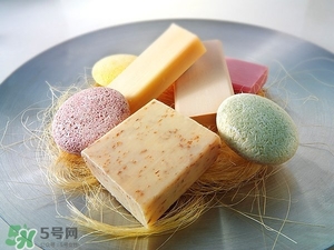 手工皂洗臉好嗎？手工皂和洗面奶哪個好？