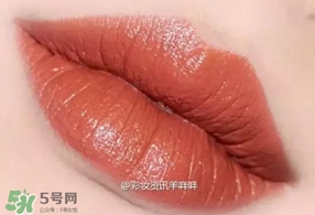 mac唇膏奶茶色是幾號(hào)？mac唇膏mocha試色