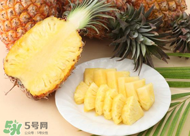 鳳梨吃之前用鹽水泡嗎？鳳梨為什么要用鹽水泡？