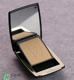 嬌蘭金鉆粉餅好用嗎？嬌蘭金鉆粉餅怎么樣？