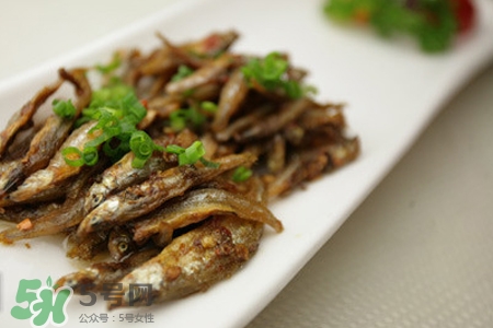 小魚(yú)仔熱量高嗎？吃小魚(yú)仔會(huì)胖嗎？