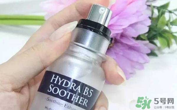 ahc神仙水和b5水區(qū)別 ahc神仙水和ahc b5玻尿酸精華哪個好？