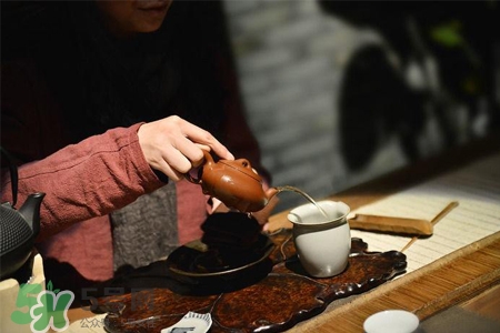 紫砂壺怎么養(yǎng)包漿最快？如何養(yǎng)壺使包漿更漂亮？