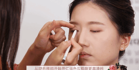 干玫瑰色妝容怎么化？干玫瑰色妝容畫法步驟