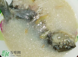 鯽魚湯怎么做才白？鯽魚湯怎么熬成奶白色？