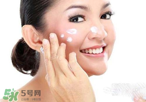 補(bǔ)水霜可以晚上用嗎？補(bǔ)水霜晚上怎么用？