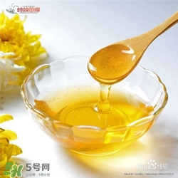 嘴唇干燥是什么原因？嘴唇干裂脫皮怎么辦？