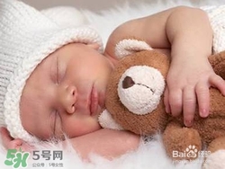 嘴唇干燥是什么原因？嘴唇干裂脫皮怎么辦？