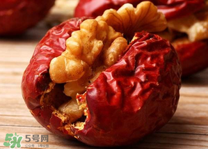 紅棗夾核桃有什么寓意？紅棗夾核桃的寓意