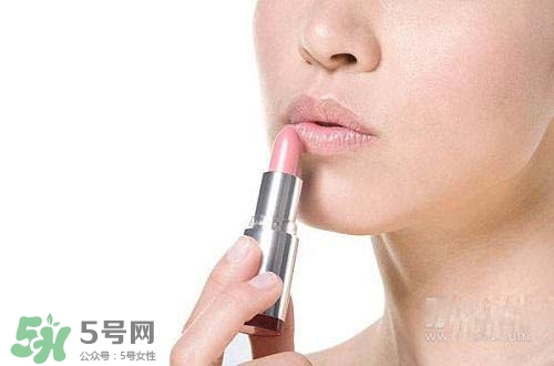 口紅過敏是怎樣的？口紅過敏怎么辦？