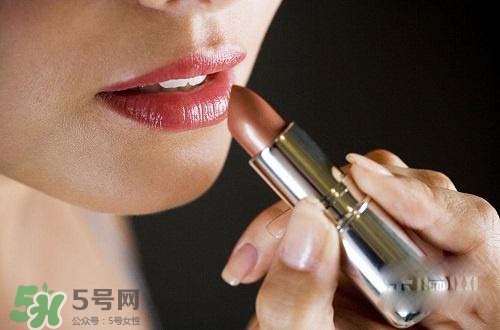 口紅過敏是怎樣的？口紅過敏怎么辦？