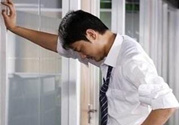 男性尿痛出血怎么回事？男性尿痛是怎么引起的