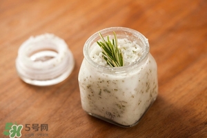 唇部磨砂膏多久用一次？唇部磨砂膏可以天天用嗎？