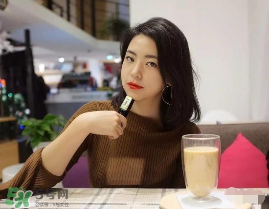 啞光和水潤哪個(gè)好？啞光口紅和水潤口紅區(qū)別