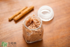 唇部磨砂膏多久用一次？唇部磨砂膏可以天天用嗎？