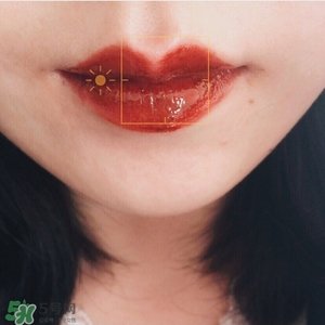 啞光和鏡面口紅哪個(gè)好？啞光口紅和鏡面口紅區(qū)別