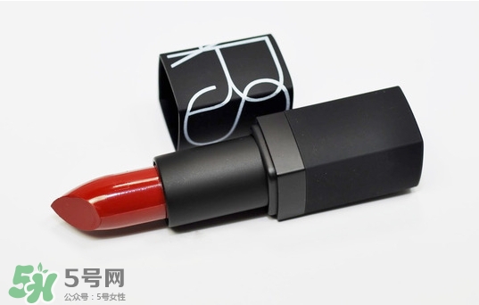 霧面口紅干嗎？霧面口紅太干怎么辦？