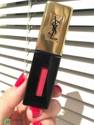 ysl鏡面唇釉和黑管唇釉哪個好？ysl鏡面唇釉和黑管唇釉區(qū)別