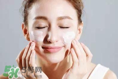 卸妝油悶痘怎么辦？卸妝油悶痘怎么補(bǔ)救？