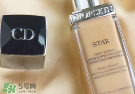粉底液會(huì)脫妝嗎？粉底液脫妝怎么辦？