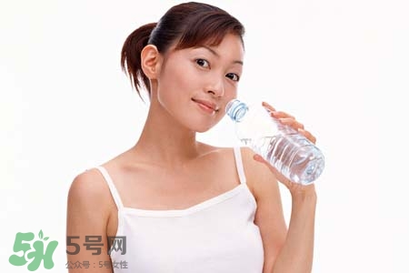 春天要多喝水嗎？春天多喝水有什么好處？