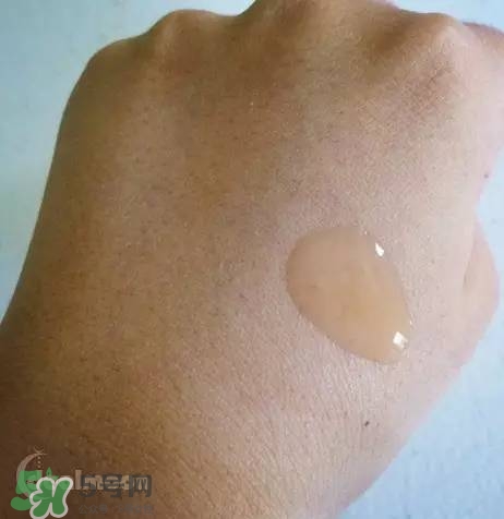 蘭蔻大眼精華和雅詩蘭黛小棕瓶哪個(gè)好？蘭蔻大眼精華和小棕瓶對比