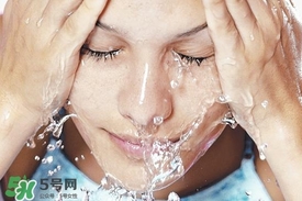 卸妝水和卸妝油的區(qū)別？卸妝水和卸妝油有什么不一樣？